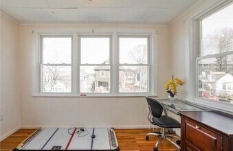 216 Willow St in Boston, MA - Building Photo - Building Photo