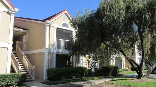 9481 Highland Oak Dr-Unit -1803 in Tampa, FL - Foto de edificio - Building Photo
