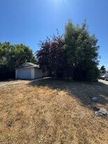 501 S Q St in Lompoc, CA - Building Photo