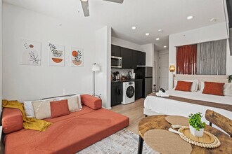 596 W 9th St in Dallas, TX - Building Photo - Building Photo