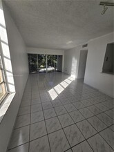 8897 Fontainebleau Blvd in Miami, FL - Building Photo - Building Photo