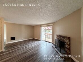 12220 SW Longhorn Ln in Beaverton, OR - Building Photo - Building Photo