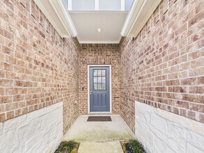 2002 Brisa Ln in Mont Belvieu, TX - Building Photo - Building Photo