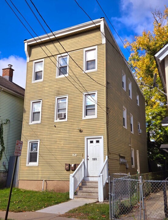 165 Central Pl in Orange, NJ - Foto de edificio