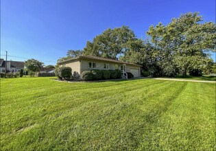 23959 Springbrook Dr in Farmington Hills, MI - Building Photo - Building Photo