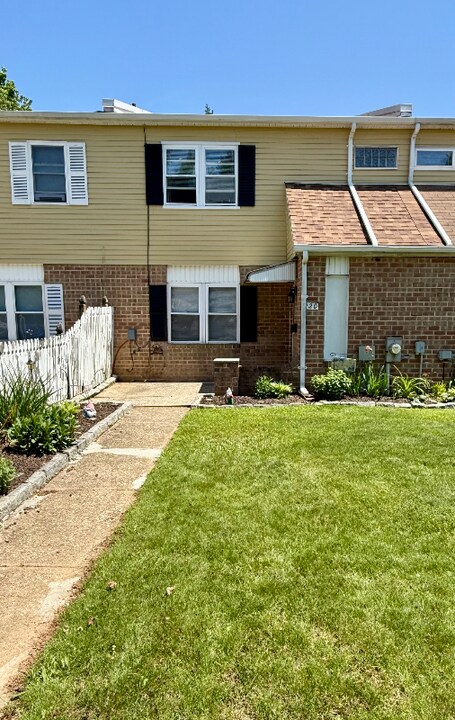 20 Hollybrooke Dr in Langhorne, PA - Building Photo
