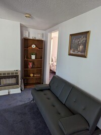 208 Henderson Dr - 6