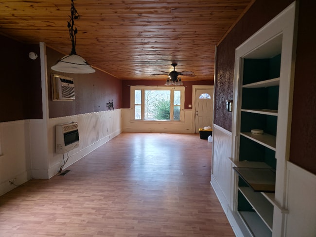 105 Locust St in Bryson City, NC - Foto de edificio - Building Photo