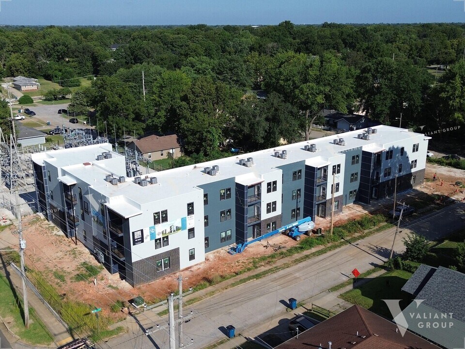 505 W Grand St in Springfield, MO - Building Photo