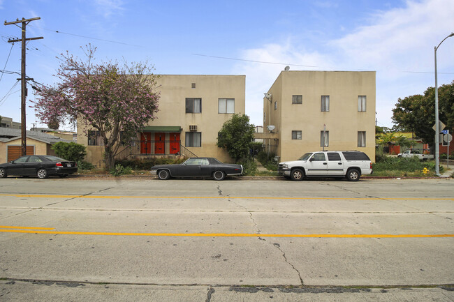 4202 Lexington Ave in Los Angeles, CA - Building Photo - Building Photo