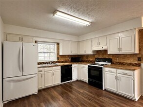 1202 Grayland Dr in Lawrenceville, GA - Building Photo - Building Photo