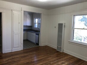 219 Park Ave in Modesto, CA - Building Photo - Building Photo