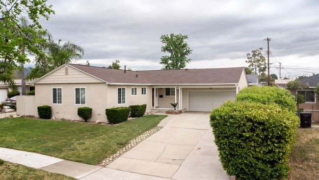 property at 2958 Gramercy St