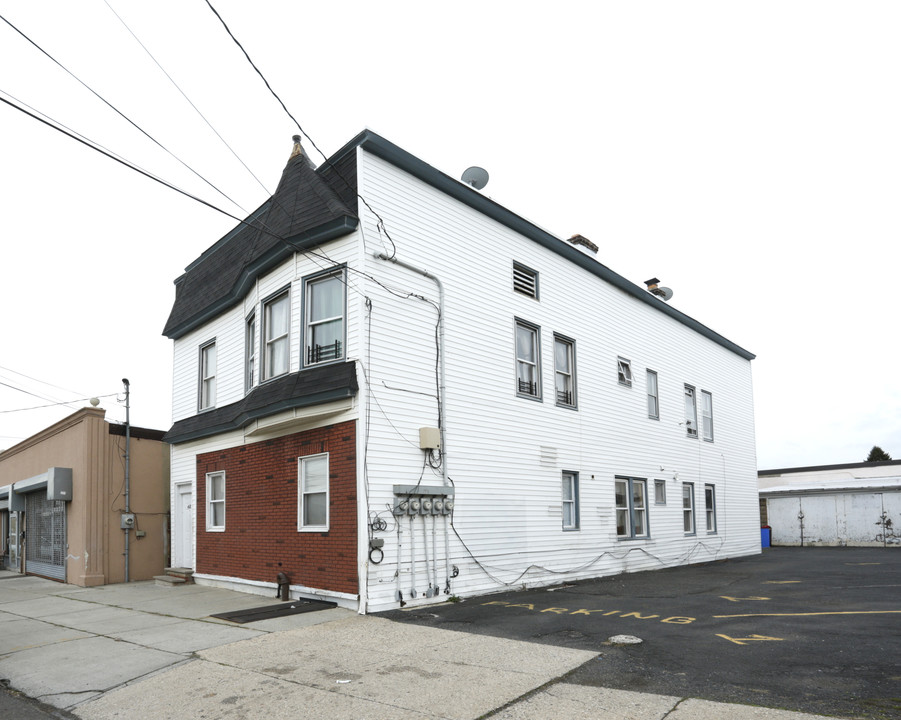 468 3rd Ave in Elizabeth, NJ - Building Photo