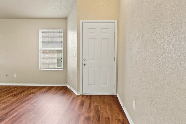 9711 Copper Rock in Converse, TX - Foto de edificio - Building Photo