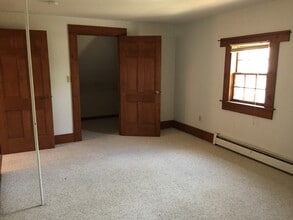 1336 County Rd in Cataumet, MA - Building Photo - Building Photo