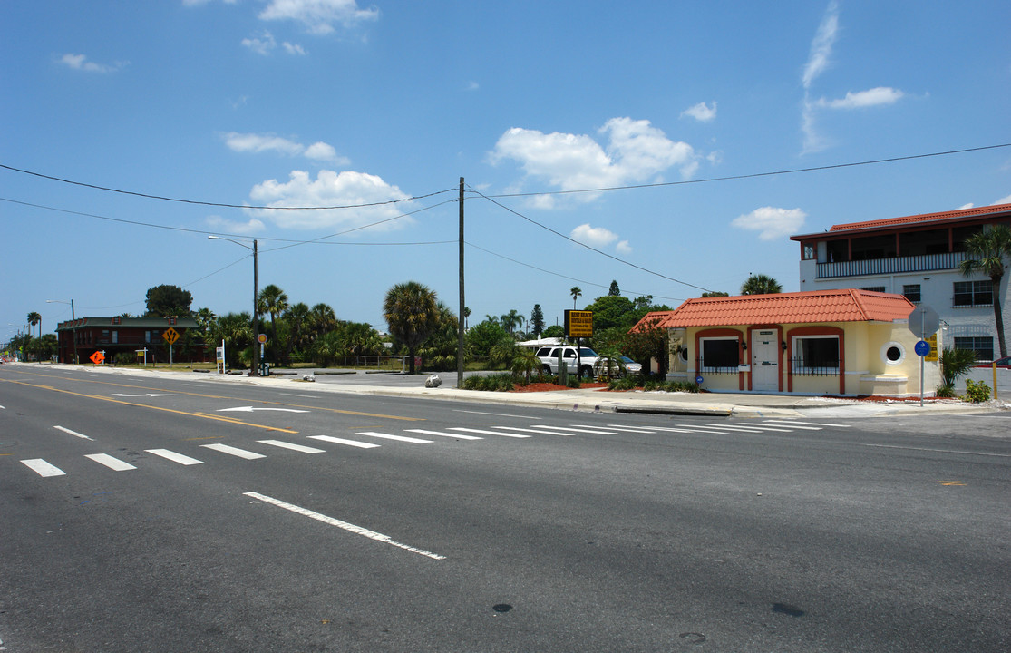 Costa Vista Apartments in Redington Beach, FL - Building Photo