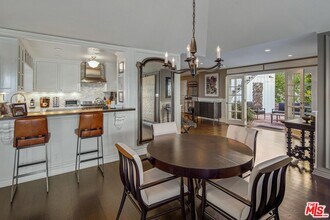 1612 Gilcrest Dr in Beverly Hills, CA - Building Photo - Building Photo
