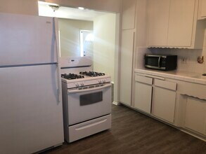 140 Virginia St, Unit C in El Segundo, CA - Foto de edificio - Building Photo