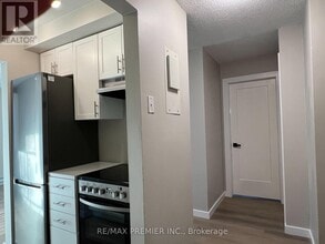 25 College St E in Belleville, ON - Building Photo - Building Photo