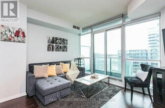 1411-215-215 Fort York Blvd in Toronto, ON - Building Photo - Building Photo