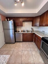 1591 NE Miami Gardens Dr in Miami, FL - Foto de edificio - Building Photo