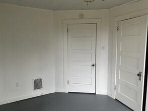 832 Vankirk St in Clairton, PA - Building Photo - Building Photo