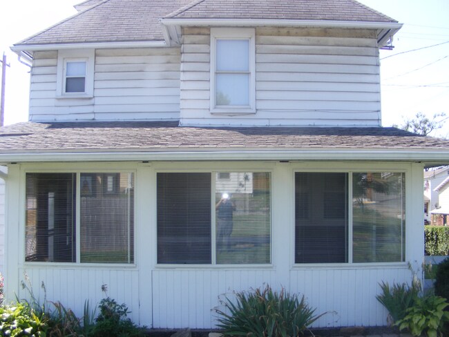 399 New York Ave-Unit -2 in Rochester, PA - Building Photo - Building Photo