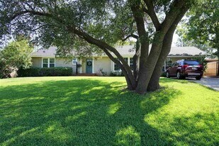 1607 Arlington St in Wichita Falls, TX - Building Photo