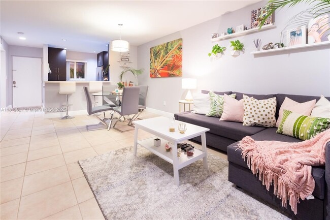 7845 Camino Real in Miami, FL - Building Photo - Building Photo