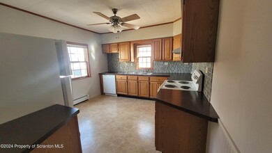 2005 Delaware St in Dunmore, PA - Building Photo - Building Photo