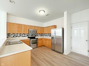 5773 Bluff View Ln in Whitestown, IN - Building Photo - Building Photo