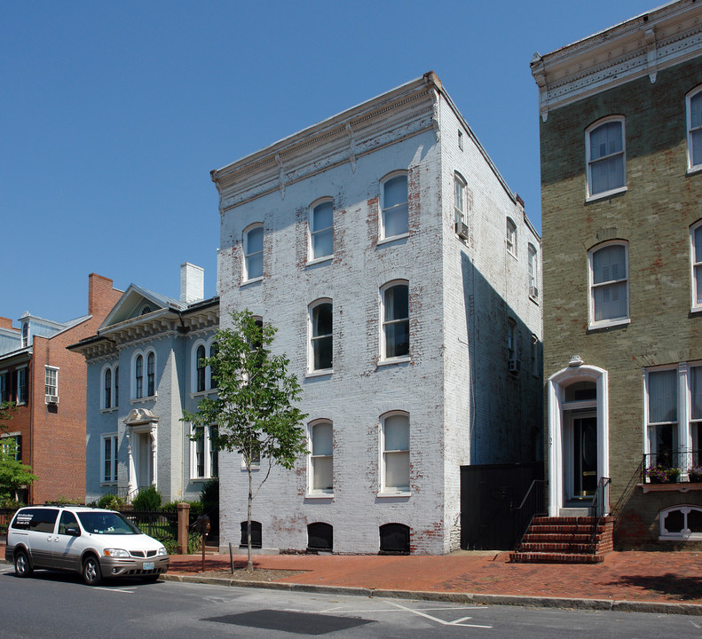 105 E Church St in Frederick, MD - Foto de edificio