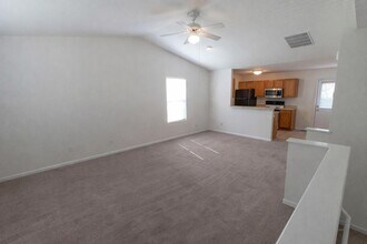 3322 E St Charles Rd in Columbia, MO - Building Photo - Building Photo