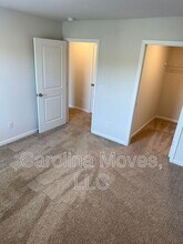 555 Yellow Fox Rd in Greer, SC - Building Photo - Building Photo