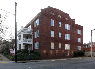 2923 Monument Ave in Richmond, VA - Foto de edificio - Building Photo