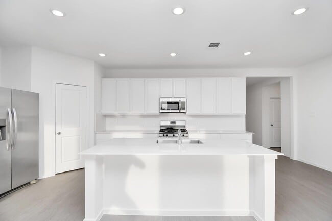 property at 934 Garden Path Dr