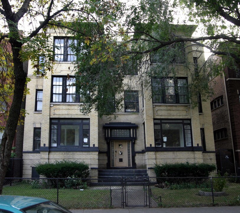 5821-5823 N Winthrop Ave in Chicago, IL - Foto de edificio