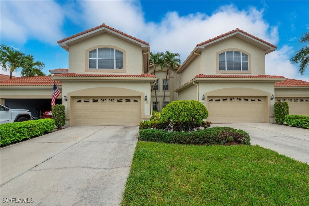 15150 Royal Windsor Ln in Ft. Myers, FL - Building Photo