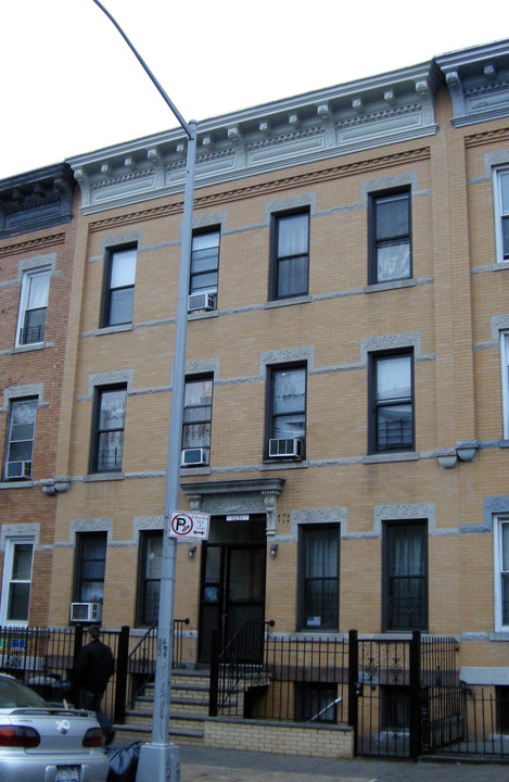 1031 Seneca Ave in Flushing, NY - Building Photo