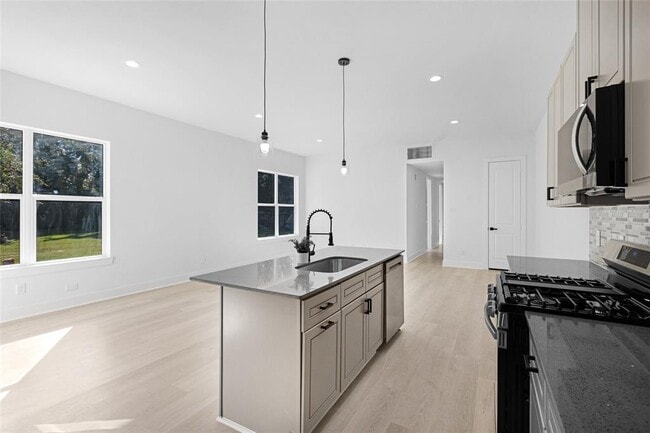 1018 Calvin St in Houston, TX - Building Photo - Building Photo