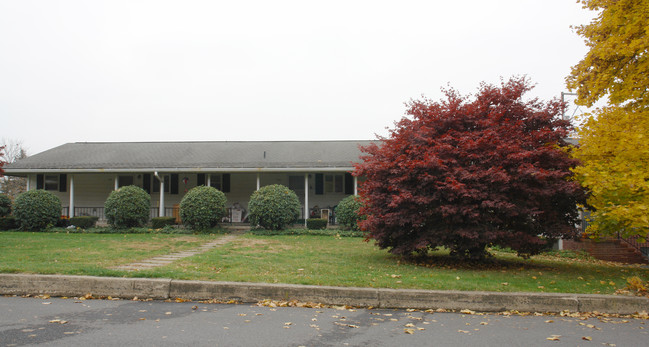 904-908 Country Club Dr in Bloomsburg, PA - Building Photo - Building Photo