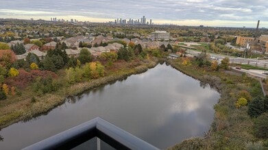 2495 Eglinton Av W in Mississauga, ON - Building Photo - Building Photo