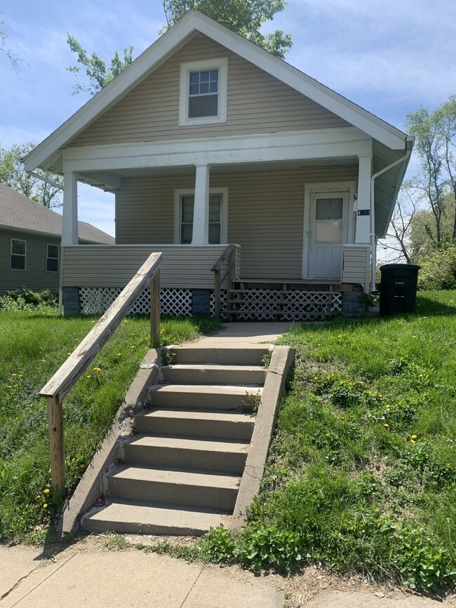 4211 Grant St in Omaha, NE - Building Photo - Building Photo