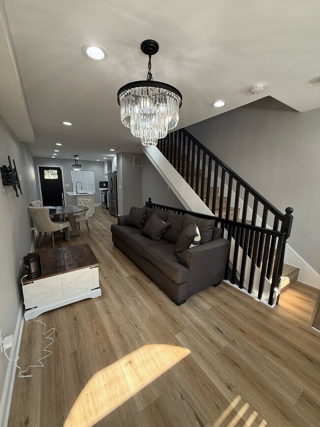 2317 Barclay St, Unit Room 3 in Baltimore, MD - Foto de edificio - Building Photo