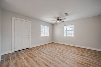 8814 Manus St in Houston, TX - Building Photo - Building Photo