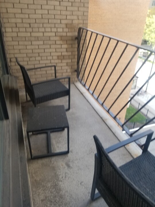 6030 N Sheridan Rd, Unit 513 in Chicago, IL - Building Photo