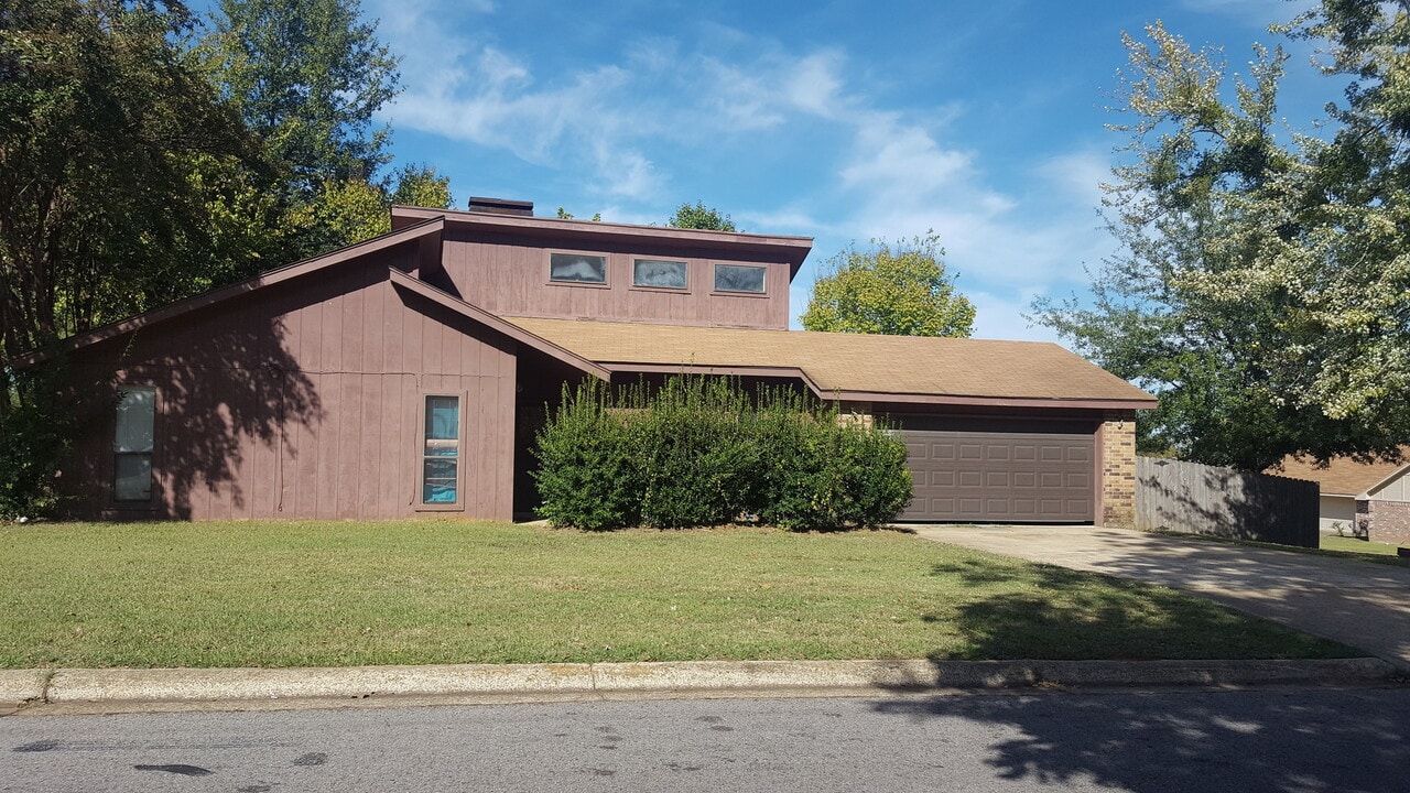 2565 Kessler Dr in Paris, TX - Building Photo