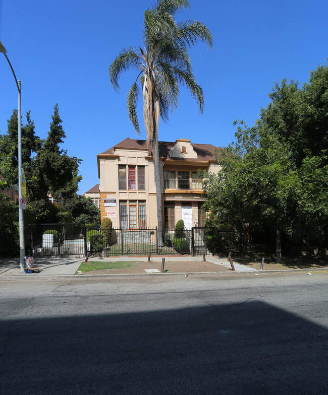 931-935 S Hobart Blvd in Los Angeles, CA - Building Photo - Building Photo