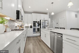 60 Pratt Ln in Lawrence Township, NJ - Building Photo - Building Photo